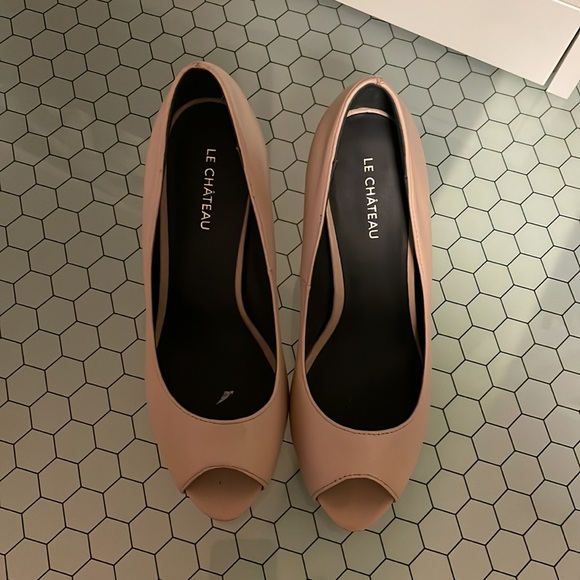 Le Château Nude Heels - Picture 2 of 3